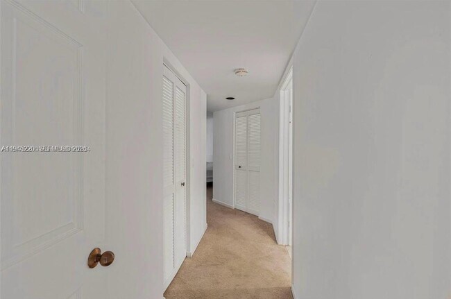 Building Photo - 7507 La Paz Blvd