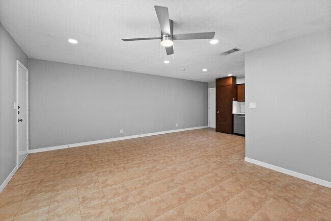 Building Photo - 2712 St Edwards Cir