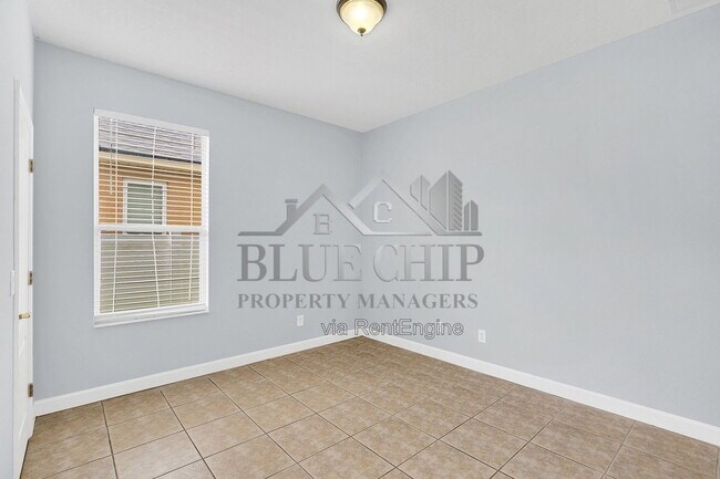 Building Photo - 10074 Iverson Dr