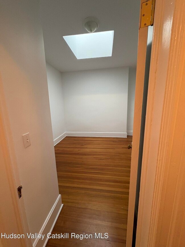 Building Photo - 302 Wall St