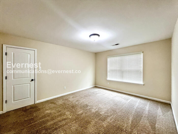Building Photo - 6057 Abigail Bluffs Dr