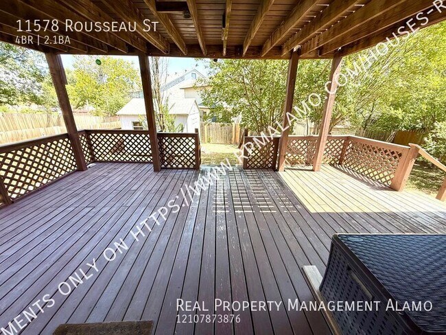 Building Photo - 11578 Rousseau St