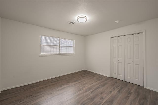 Building Photo - 2021 Glen Haven Dr