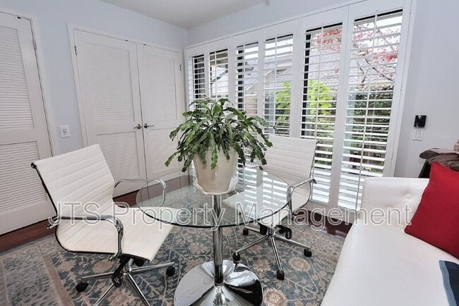 Building Photo - 2010 Promontory Point Ln