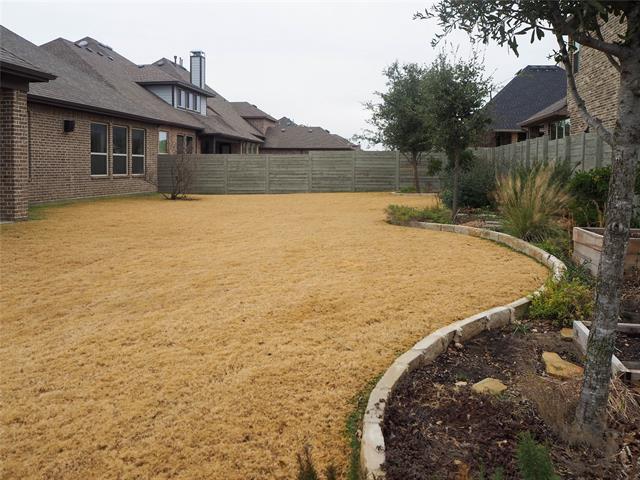 Building Photo - 400 Sunflower Ave