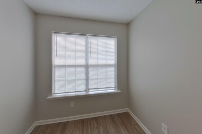 Building Photo - 163 Brooksong Dr