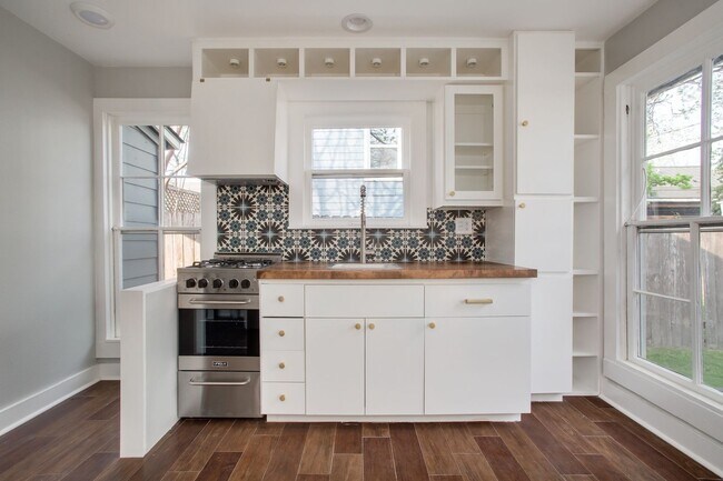 Building Photo - 4500 Avenue H