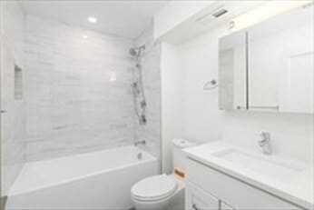 Building Photo - 70 Gore St