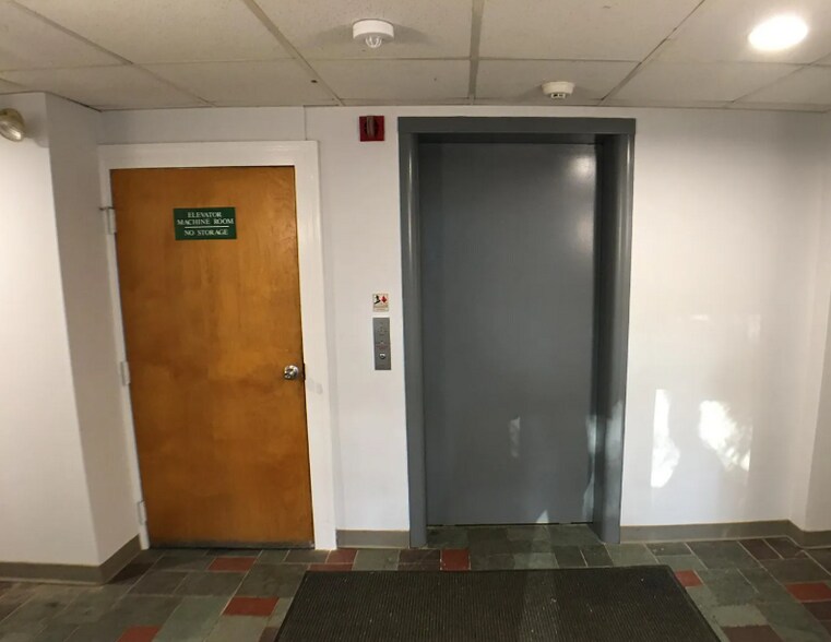 Building Photo - 1999 Commonwealth Ave