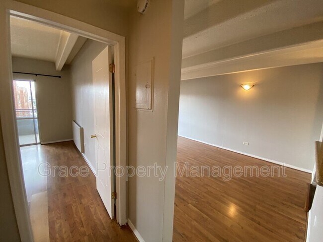 Building Photo - 1441 N Humboldt St