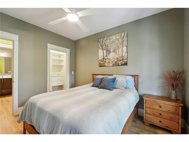 Building Photo - 4015 Wood End Dr