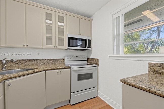 Building Photo - 17255 SW 95th Ave