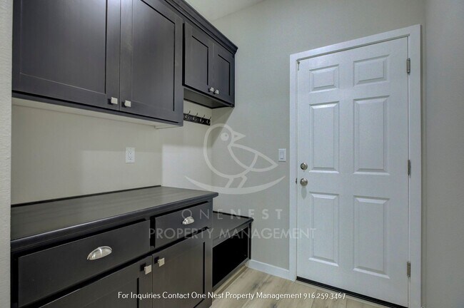 Building Photo - Brand new-4 bedroom, loft, 3 bathroom - Li...