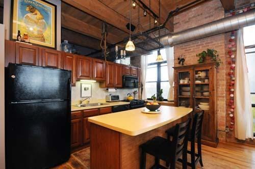 Building Photo - 1250 W Van Buren St