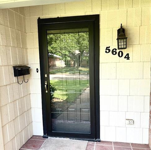 Building Photo - 5604 Lake Highlands Dr