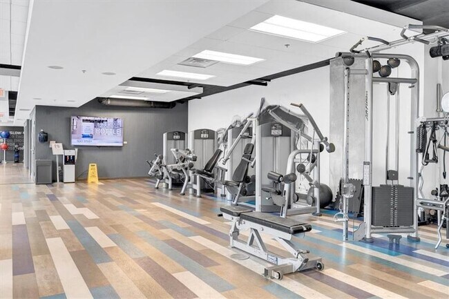 Building Photo - 400 W Peachtree St NW