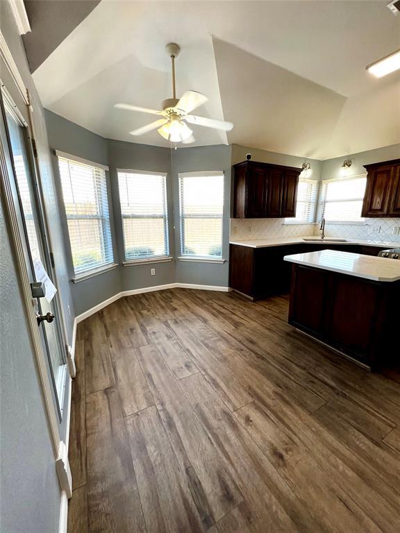 Building Photo - 537 Meadowcrest Dr