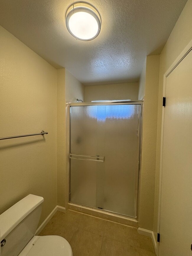 Building Photo - Spacious Townhouse in the Desired Bancroft...