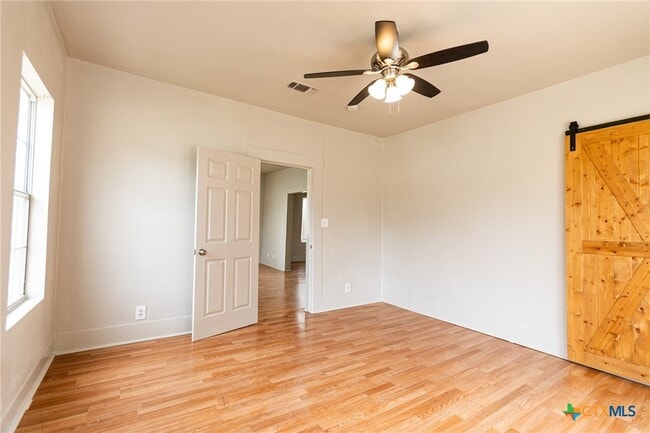 Building Photo - 905 N 9th St