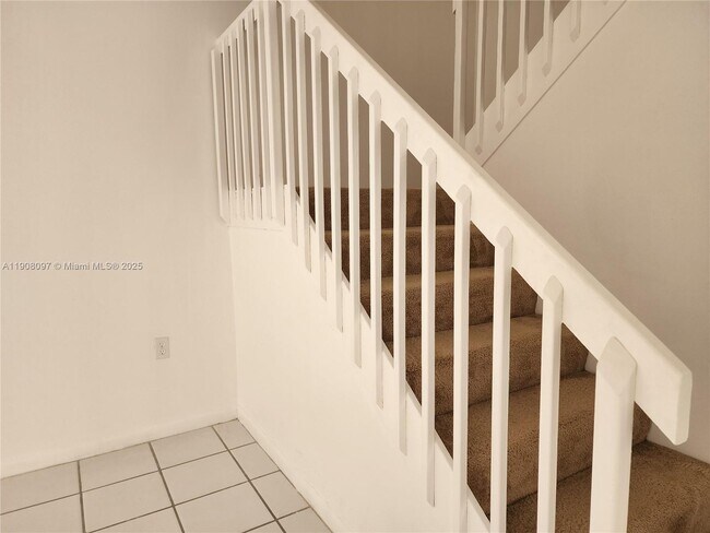 Building Photo - 2706 27th Way