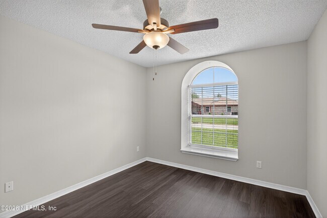 Building Photo - 3550 Sheldrake Dr