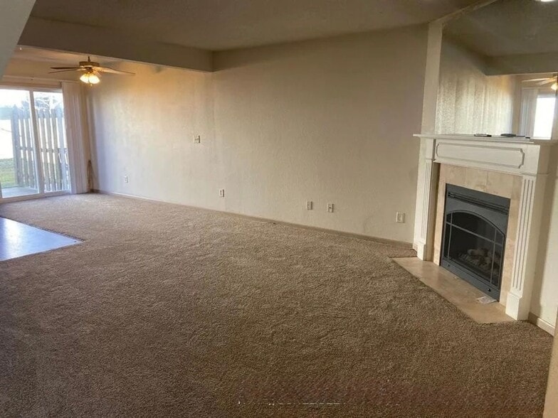 Building Photo - 10560 E 46th Terrace