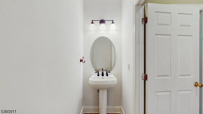 Building Photo - 104 Briar Ct