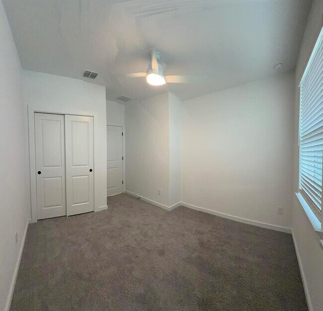 Building Photo - 4727 Bay Vista Dr