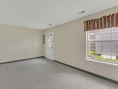 Building Photo - 2102 Victoria Ct