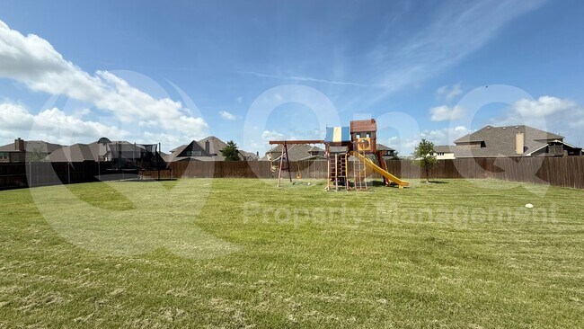 Building Photo - 6231 Lumley Rd