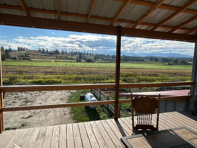 Primary Photo - Newer 1 bed/1bath in country setting