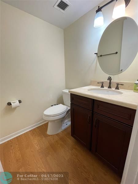 Building Photo - 1101 River Reach Dr