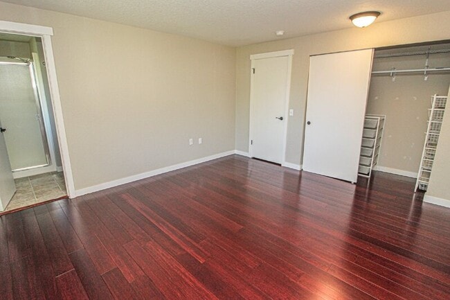 Building Photo - 17630 17th Dr SE