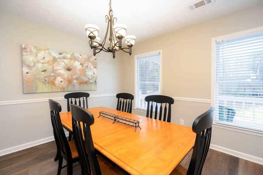 Building Photo - 1060 Washington Ave