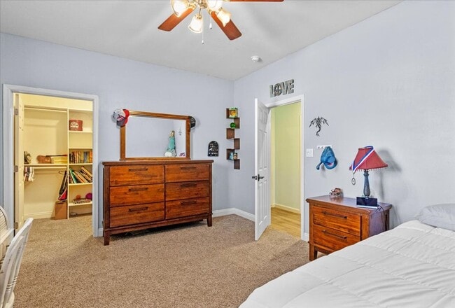 Building Photo - Stallion Springs Home!