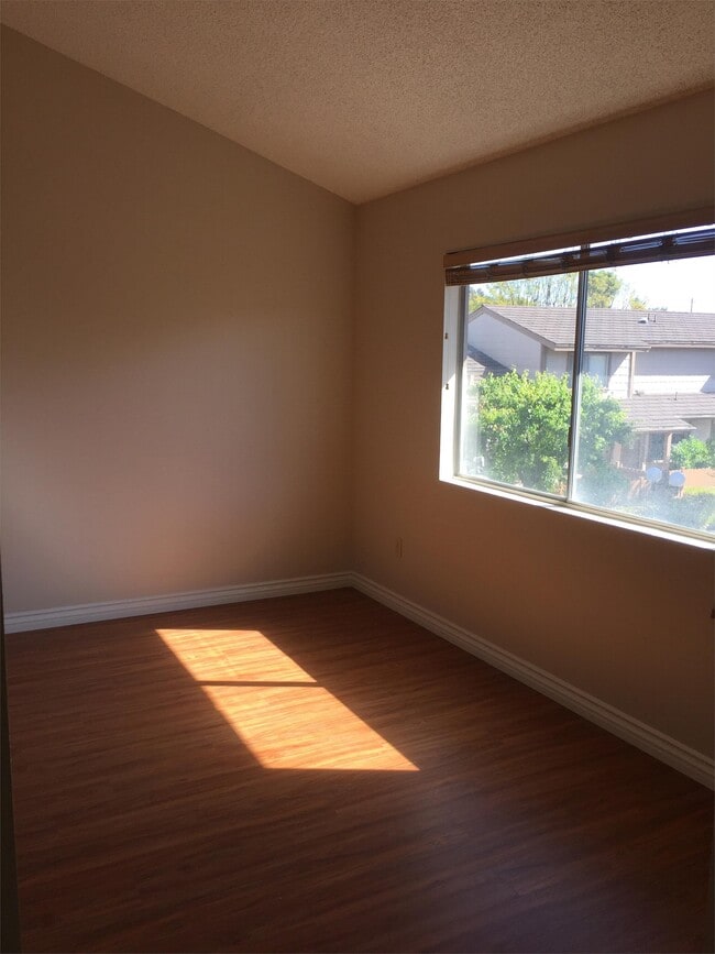 Building Photo - 1631 Avenida Selva