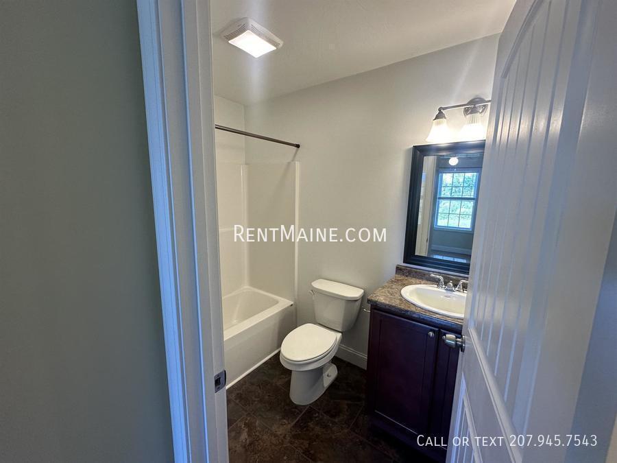 Building Photo - 31 Basketball Ct