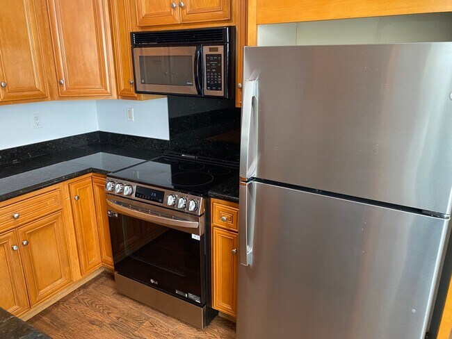 Building Photo - 5075 Narragansett Ave
