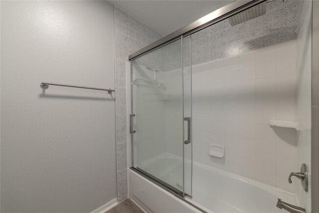 Building Photo - 501 Knights Run Ave