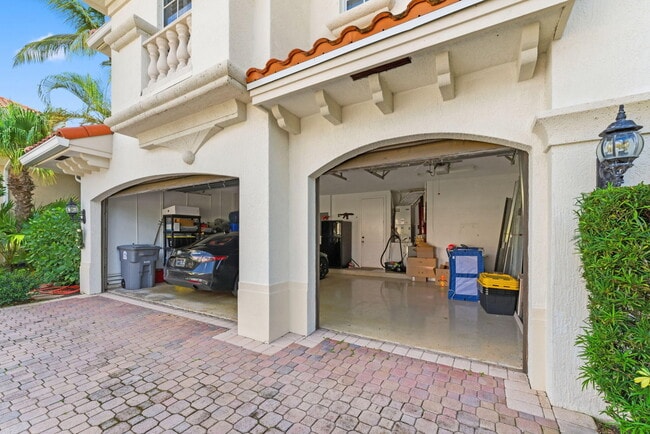 Building Photo - 7162 Vía Firenze