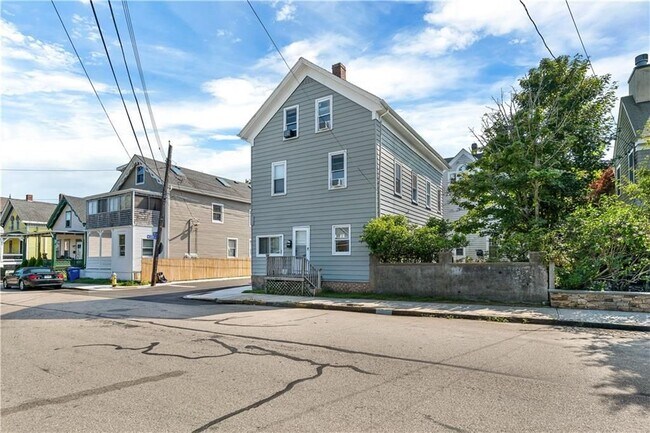 Building Photo - 24 Pond Ave