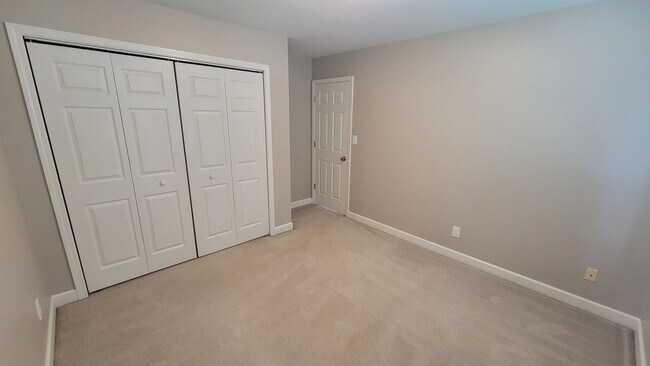 Building Photo - 4 Bed, 2.5 Bath Home Available in Taylors