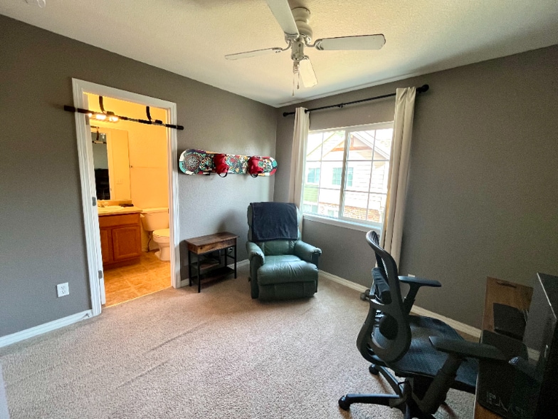 Building Photo - 15800 E 121st Ave