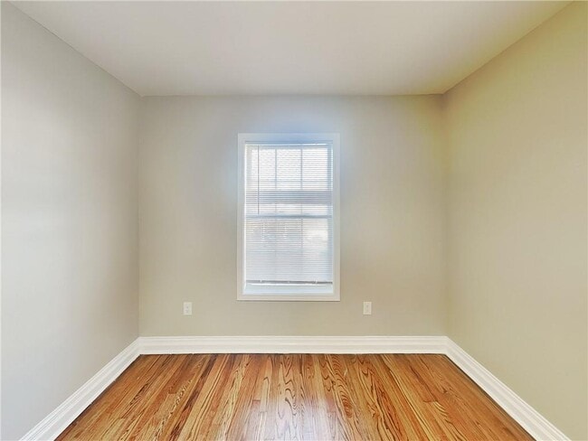 Building Photo - 1439 Westmont Rd SW