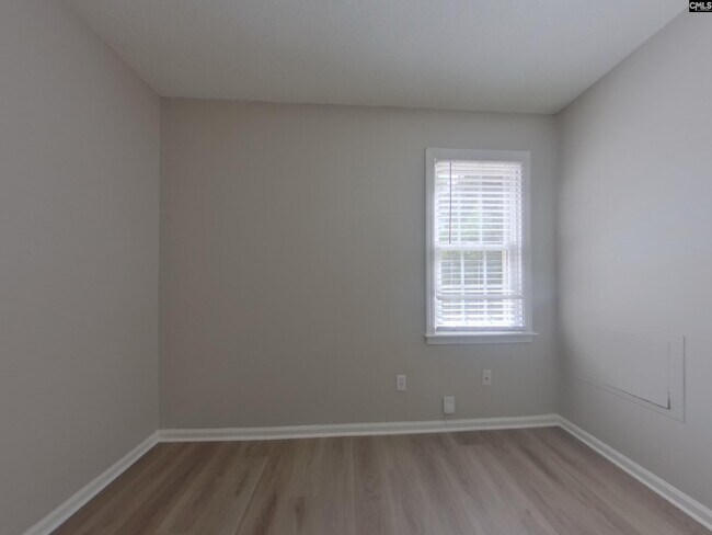 Building Photo - 516 Kenton Dr