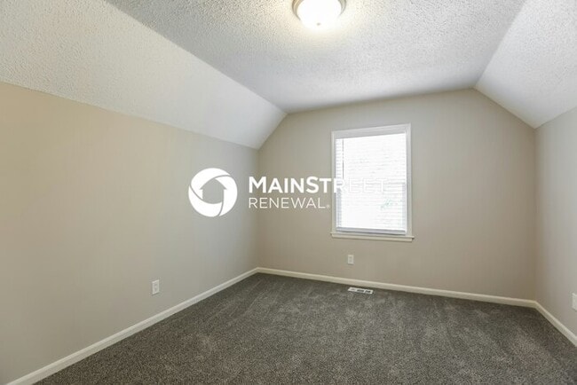 Building Photo - 4 Bedroom Pet-Friendly Home in LIBERTY, MO with Main Street Renewal