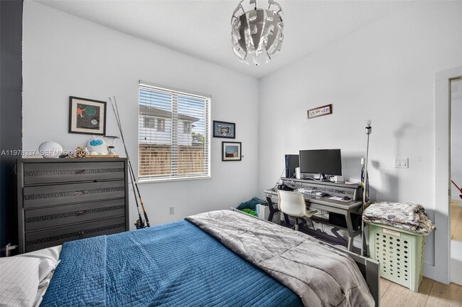 Building Photo - 14541 SW 16th St