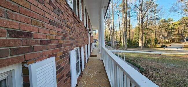 Building Photo - 2349 Valley Way