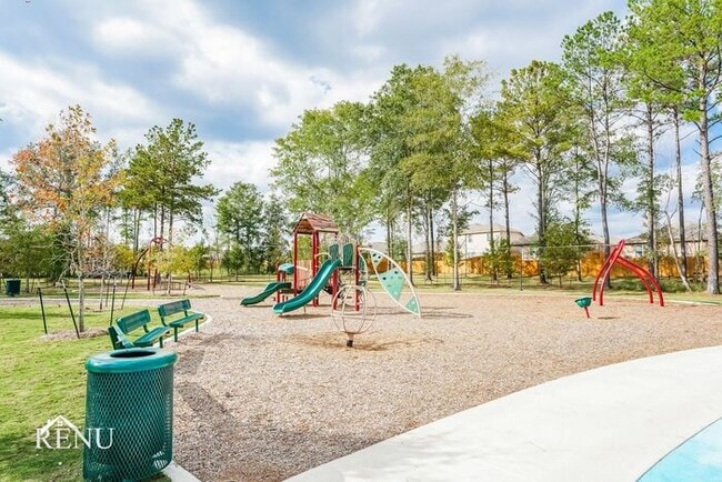 Building Photo - 10453 Sweetwater Creek Dr