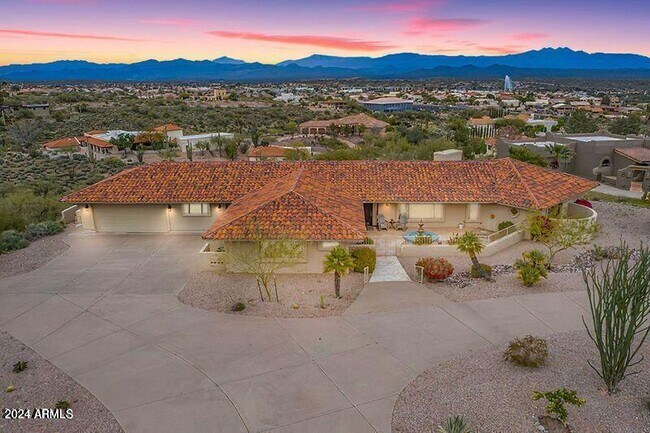 Building Photo - 16120 Cholla Dr